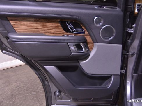 Used 2018 Land Rover Range Rover HSE image 7