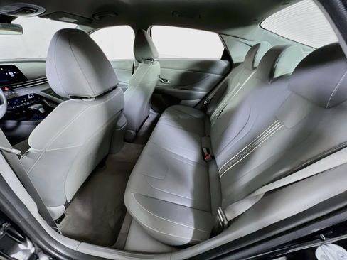 Used 2023 Hyundai Elantra SEL w/ Convenience Package FWD image 24