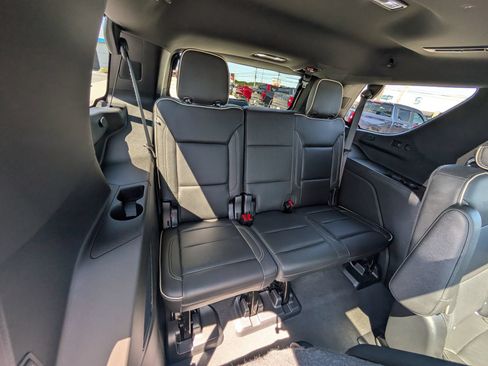 Used 2022 Chevrolet Tahoe Premier AWD/4WD image 15