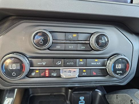 Used 2025 Ford Bronco Badlands AWD/4WD image 17