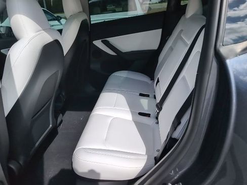 Used 2022 Tesla Model Y Performance image 21