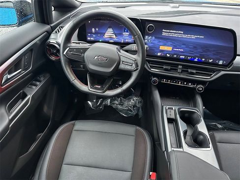 Used 2025 Chevrolet Equinox EV RS w/ LPO, All-Weather Mat Package image 17