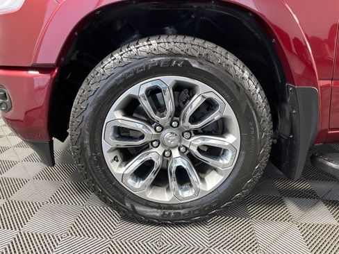 Used 2019 RAM 1500 Laramie AWD/4WD image 11