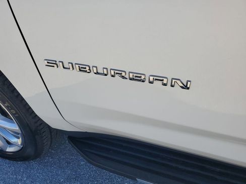 Used 2021 Chevrolet Suburban High Country image 41