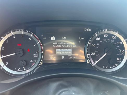 Used 2024 Toyota Highlander XSE FWD image 6