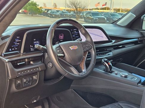 Used 2024 Cadillac Escalade ESV Sport Platinum image 10