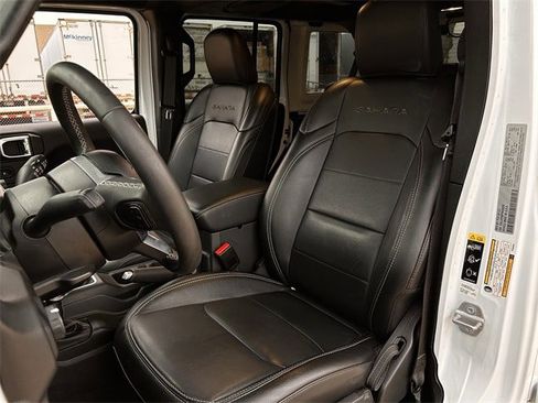 Used 2023 Jeep Wrangler Unlimited Sahara image 25