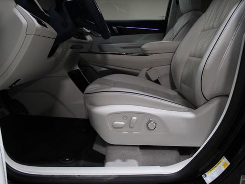 Used 2025 Buick Enclave Avenir w/ Super Cruise Package AWD/4WD image 21