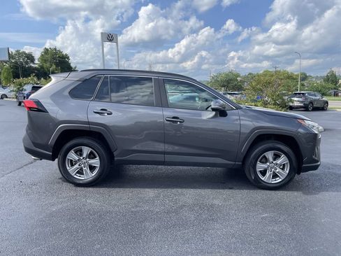 Used 2024 Toyota RAV4 XLE AWD/4WD image 4