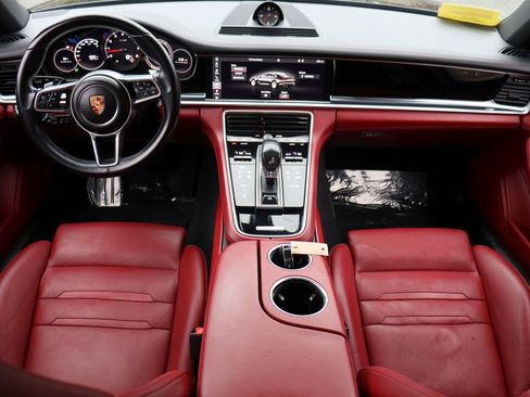 Used 2018 Porsche Panamera w/ Premium Package Plus image 10