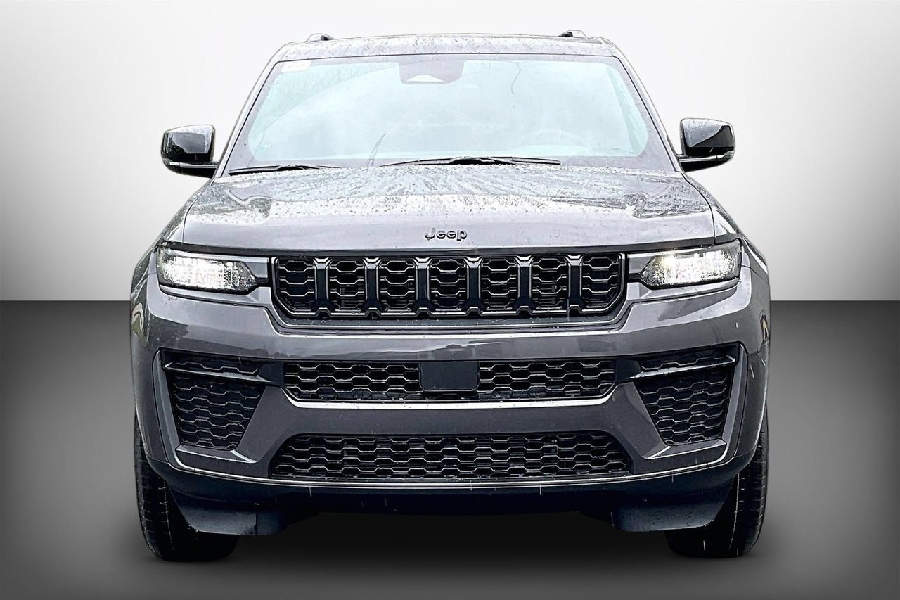 New 2026 Jeep Grand Cherokee Altitude RWD image 3