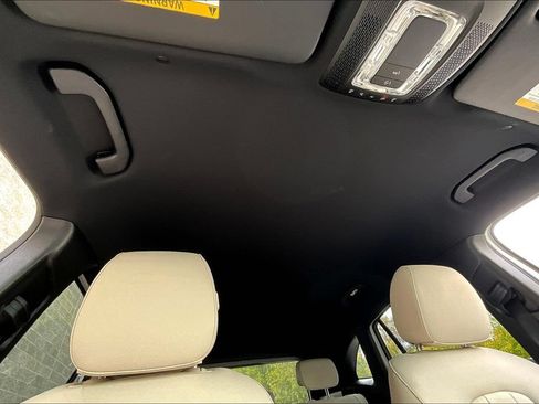 Certified 2025 Mercedes-Benz GLA 250 4MATIC image 17