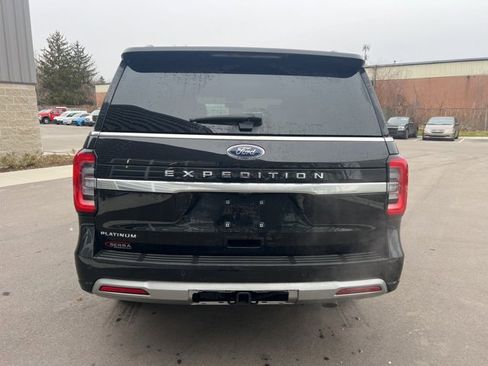 Used 2024 Ford Expedition Platinum image 6