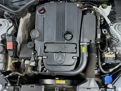 Used 2015 Mercedes-Benz SLK 250 image 30