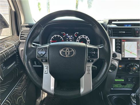 Used 2020 Toyota 4Runner SR5 AWD/4WD image 20