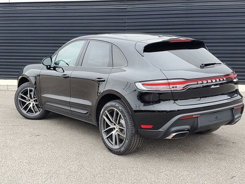 Used 2025 Porsche Macan image 3