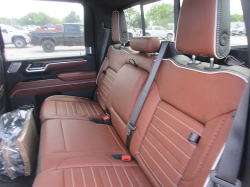 New 2026 GMC Sierra 3500 Denali Ultimate AWD/4WD image 14