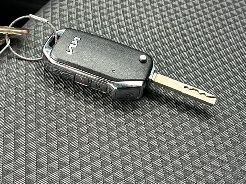 Used 2025 Kia Soul LX w/ LX Technology Package image 22