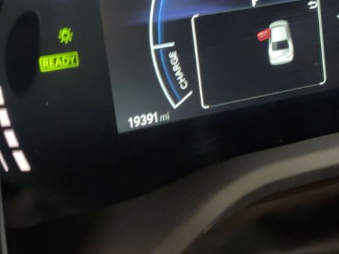 Used 2025 Toyota Camry SE image 5