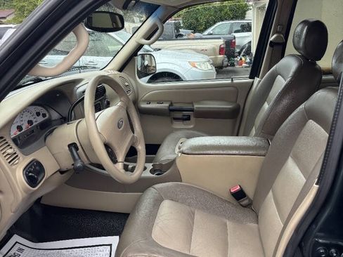 Used 2004 Ford Explorer Sport Trac XLT AWD/4WD image 9