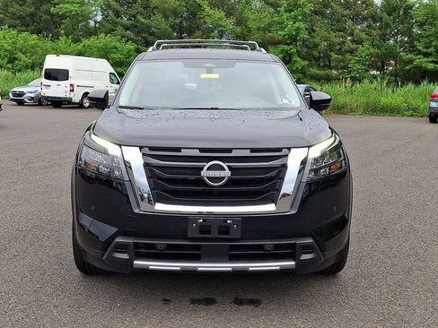 Certified 2025 Nissan Pathfinder SL w/ SL Premium Package AWD/4WD image 2