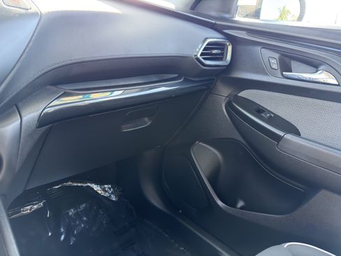 Used 2023 Chevrolet TrailBlazer LT FWD image 32