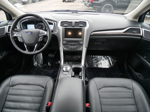 Certified 2018 Ford Fusion SE w/ Fusion SE Technology Package image 10