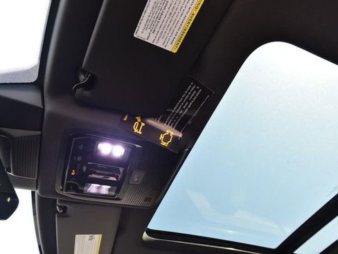 New 2026 Volkswagen Tiguan SE R-Line AWD/4WD image 21