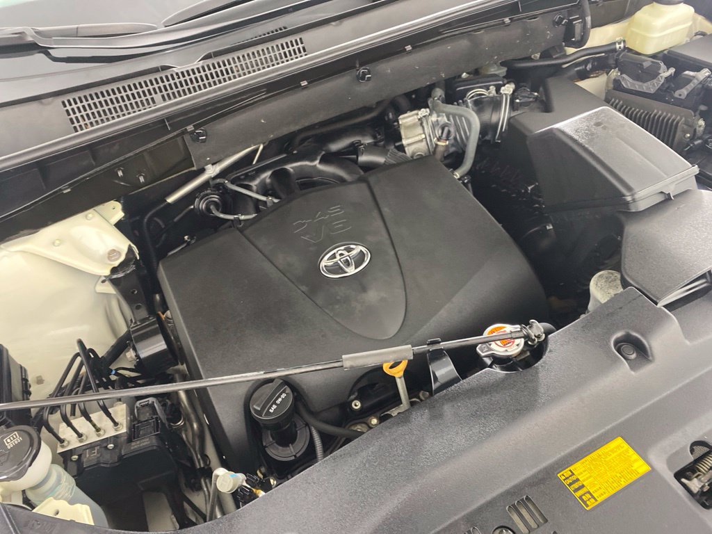 Used 2019 Toyota Highlander Limited Platinum AWD/4WD image 34