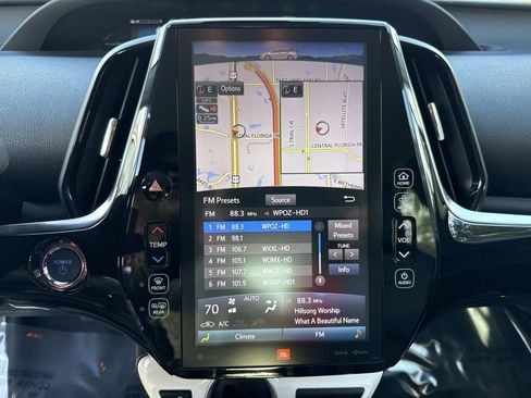 Used 2017 Toyota Prius Prime Advanced image 30