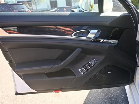 Used 2013 Porsche Panamera S image 15