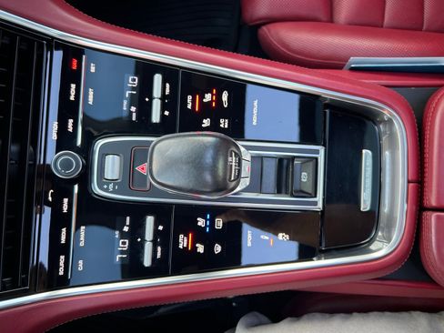 Used 2018 Porsche Panamera 4S image 40