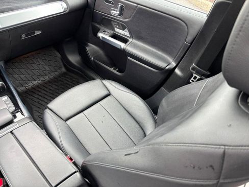 Used 2021 Mercedes-Benz GLB 250 4MATIC image 14