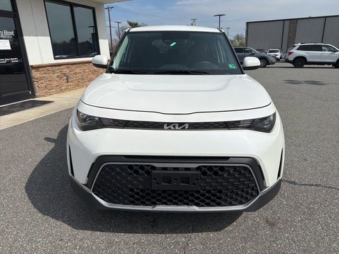 Used 2025 Kia Soul LX image 10