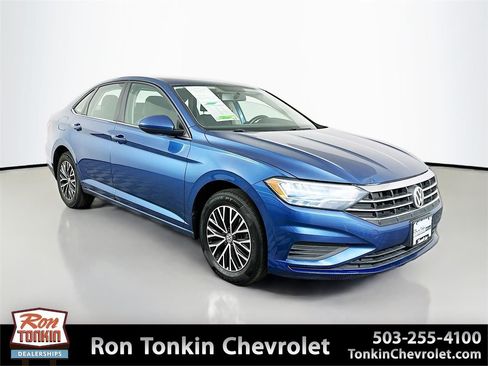 Used 2021 Volkswagen Jetta SE FWD image 1