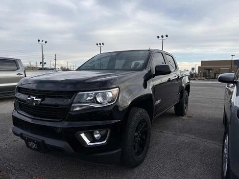 Used 2020 Chevrolet Colorado Z71 w/ Z71 Midnight Edition AWD/4WD image 3