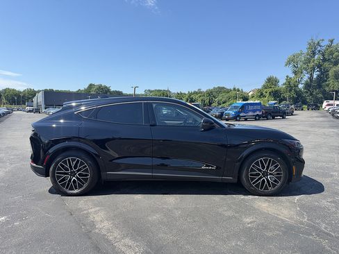 Used 2025 Ford Mustang Mach-E Premium AWD/4WD image 8