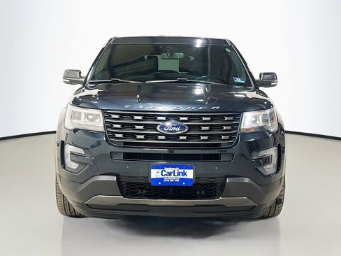 Used 2017 Ford Explorer XLT w/ Equipment Group 202A image 2