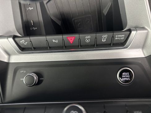 Used 2025 Audi Q3 2.0T Premium w/ Convenience Package image 11