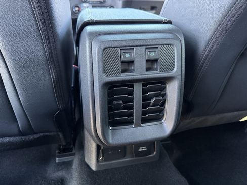 Used 2025 Ford Bronco Outer Banks w/ Sasquatch Package AWD/4WD image 35