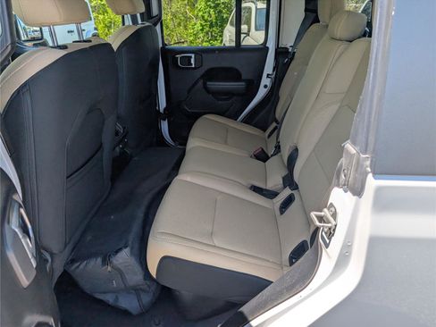 Used 2020 Jeep Gladiator Sport w/ Quick Order Package 24S image 13