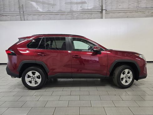 Certified 2020 Toyota RAV4 XLE w/ Convenience Package image 16