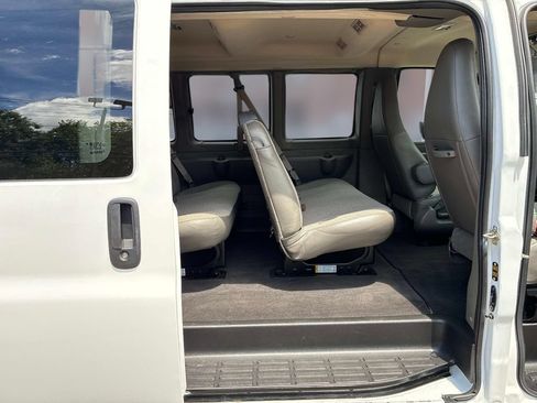 Used 2025 Chevrolet Express 3500 LT w/ LT Preferred Equipment Group RWD image 10