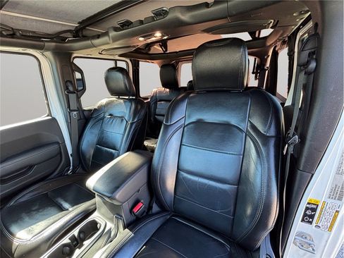 Used 2021 Jeep Wrangler Unlimited Sahara w/ Altitude AWD/4WD image 18