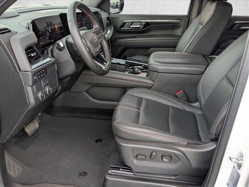 Used 2025 Chevrolet Suburban RST RWD image 15