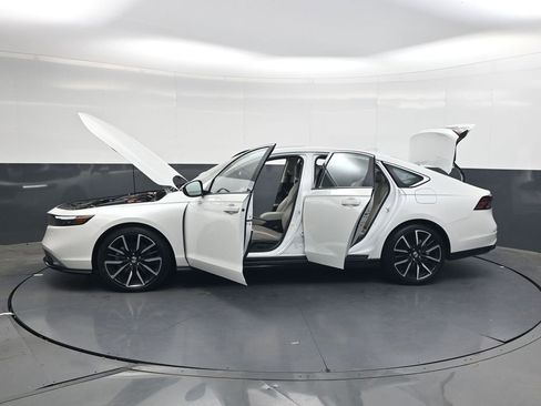 Certified 2024 Honda Accord Touring image 34