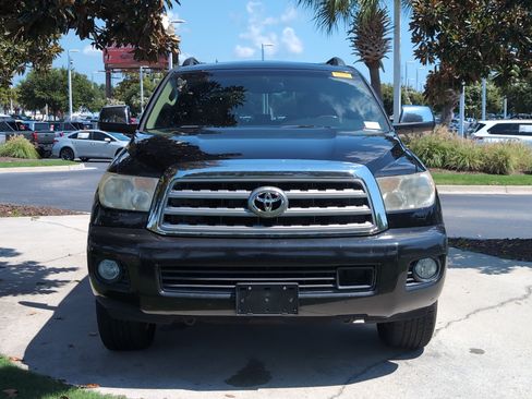 Used 2011 Toyota Sequoia Platinum RWD image 3