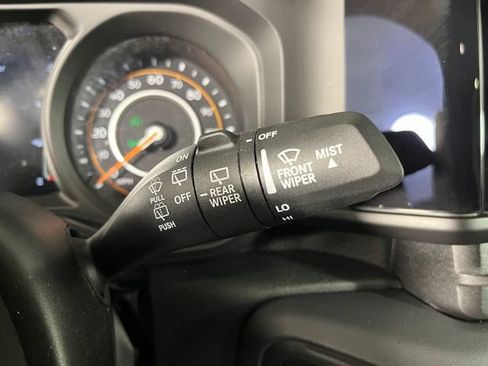 Used 2026 Jeep Wrangler Unlimited Rubicon AWD/4WD image 24