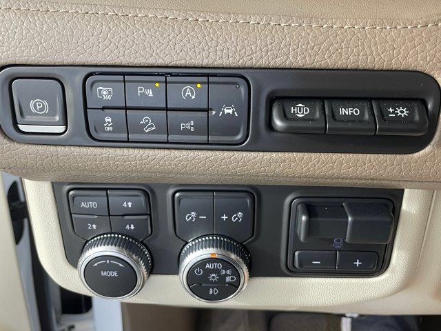 Certified 2023 GMC Yukon Denali w/ Advanced Technology Package AWD/4WD image 14