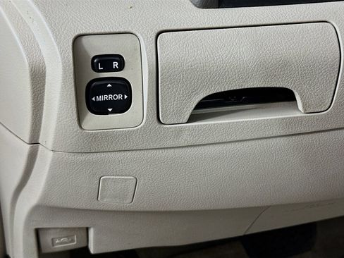 Used 2009 Toyota Camry LE FWD image 10